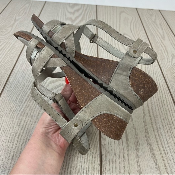 Merrell Revalli Aura Post Strappy Wedge Sandals US7 Women's Grey $150 - Picture 5 of 8